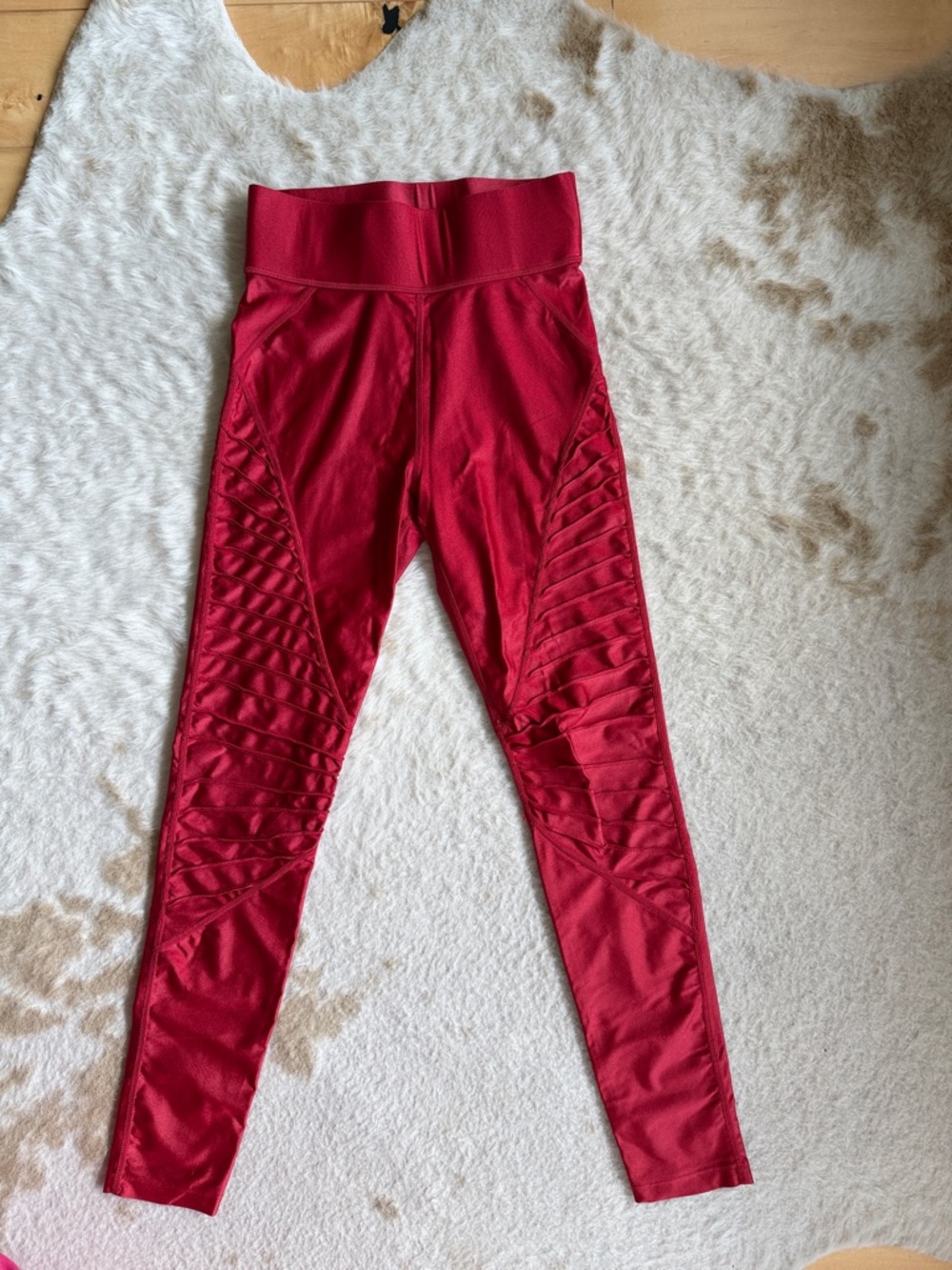 Carbon38 Crimson Ladder-Side Active Leggings